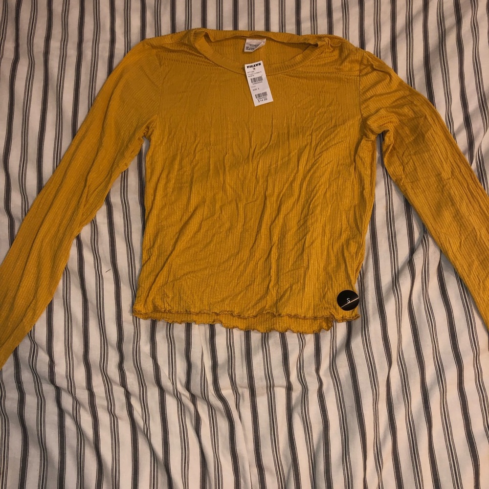 tillys mustard yellow long sleeve